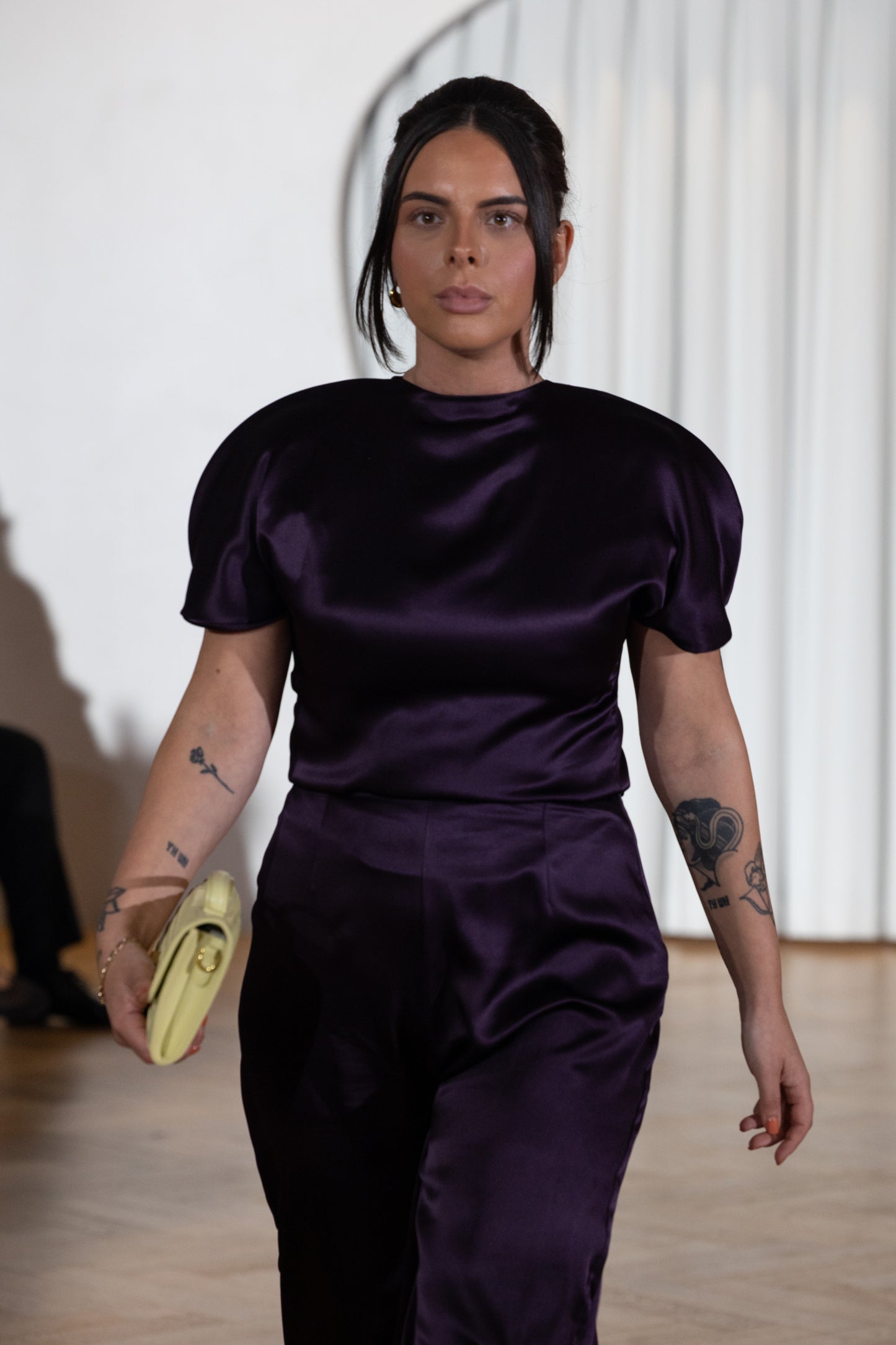 Majesty Arched Shirt  (deep purple)