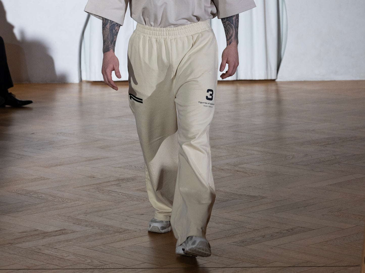 Essence Sweatpants